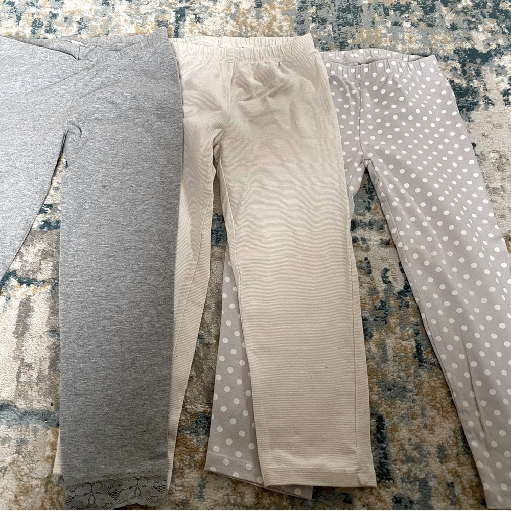 Girls Capri Leggings Size Medium